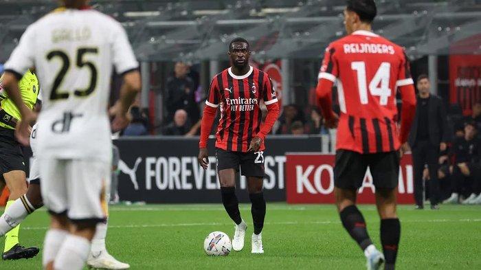 Bek AC Milan, Fikayo Tomori.