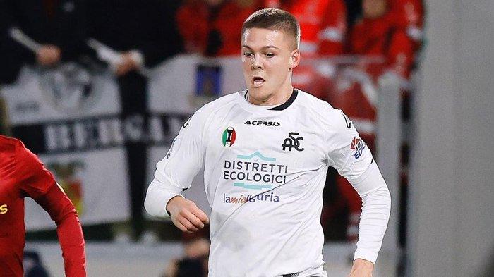 Fullback Spezia, Emil Holm.