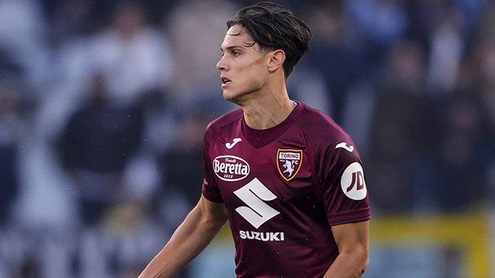 MERAPAT KE AC MILAN - Penampilan Samuele Ricci bersama Torino musim 2024/2025. Gelandang asal Italia ini merapat ke AC Milan di bursa transfer musim panas, kepindahan Samuele Ricci tinggal menunggu waktu, Sabtu (28/6/2025).  (Twitter/@TorinoFC_1906)