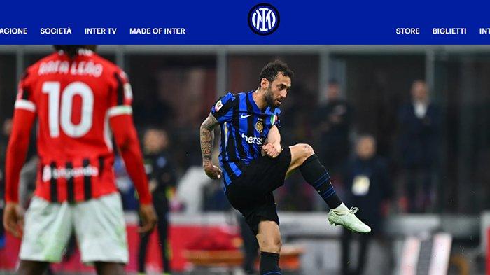 TAK MASUK STARTING XI - Tembakan keras Hakan Calhanoglu berhasil menyelamatkan Inter Milan dari kekalahan melawan AC Milan, pada pertandingan leg pertama semifinal Coppa Italia di Stadion San Siro, Kamis (3/4/2025). Gelandang asal Turki tersebut tak terlihat di starting XI Inter Milan pada leg kedua semifinal Coppa Italia, Kamis (24/4/2025). (ARSIP - Tangkapan Layar inter.it)