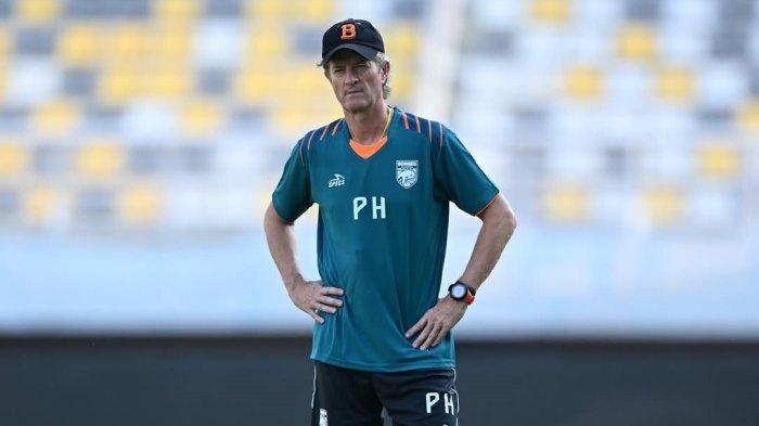 Eks pelatih Borneo FC Pelatih Pieter Huistra. 