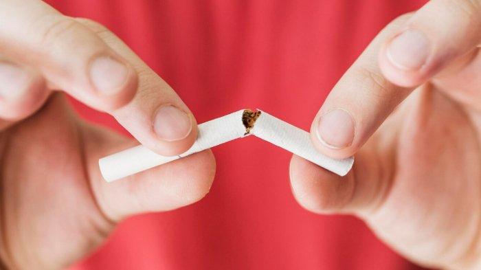 PANTUN BAHAYA ROKOK - Foto ilustrasi bahaya merokok dari Freepik.com. Simak kumpulan pantun anti merokok yang bisa dijadikan sebagai nasihat, bagikan ke teman atau pasangan yang perokok.