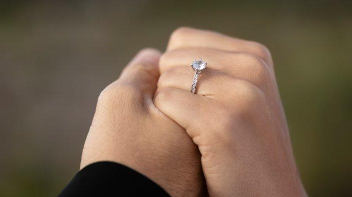 Ilustrasi - Simak kumpulan pantun merisik atau melamar dalam bahasa Melayu, lengkap dari pihak laki-laki dan perempuan.