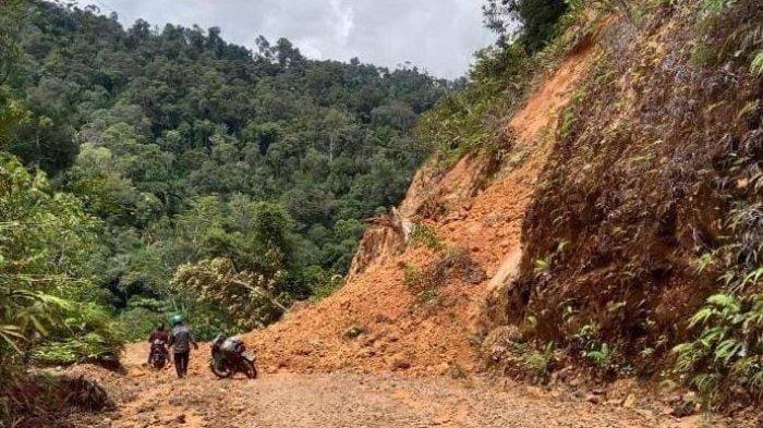 Ilustrasi, tanah longsor menutup ruas jalan di salah satu kecamatan Kabupaten Malinau, Kalimantan Utara, beberapa waktu lalu
(TRIBUNKALTARA.COM / WARGA MALINAU)