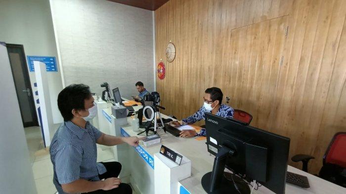 Pelayanan pembuatan paspor di Kantor Imigrasi Kelas II TPI Tarakan.