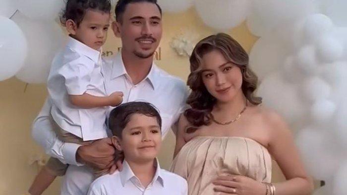Jessica Iskandar gelar Gender Reveal bersama keluarga dan sahabat. (Instagram story @inijedar)