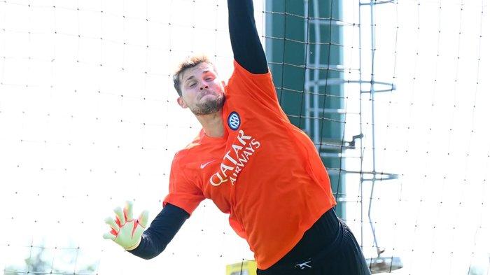 Josep Martinez berlatih bersama Inter Milan di Appiano Gentile. (inter.it)