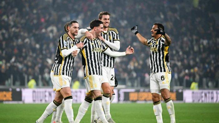 Selebrasi skuad Juventus setelah Dusan Vlahovic mencetak gol ke gawang Sassuolo pada Liga Italia Serie A pekan 20 di Allianz Stadium, Rabu (17/1/2024).