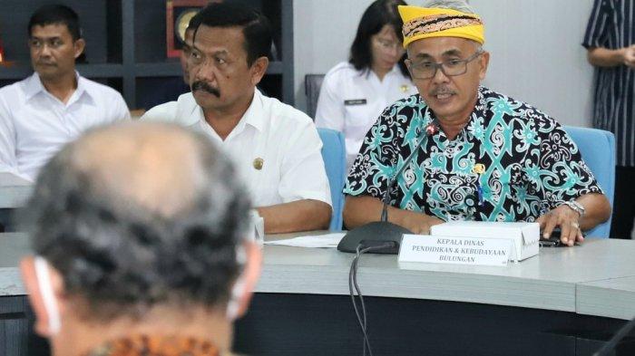 Kepala Disikbud Kabupaten Bulungan Suparmin Setto memaparkan implementasi Kurikulum Merdeka di kantor Gubernur Kaltara, beberapa waktu lalu. Kabupaten Bulungan merasakan manfaat Kurikulum Merdeka sebagai payung kebijakan pemulihan pembelajaran.