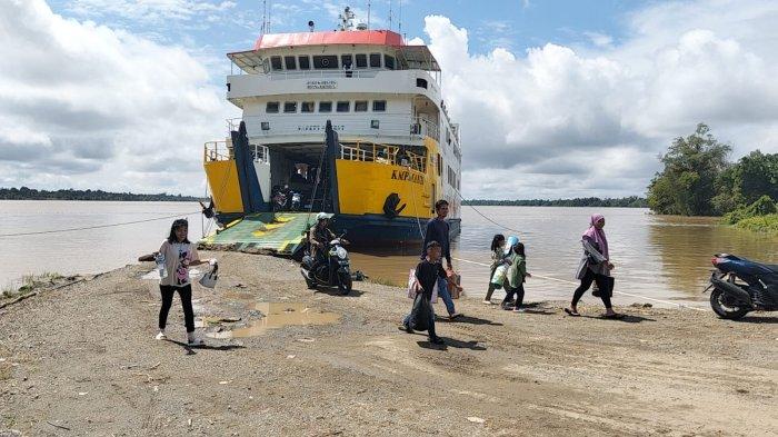 TRANSPORTASI AIR - Keberangkatan kapal feri KMP Manta dari Tana Tidung ke Tarakan dijadwalkan hari ini, Kamis (10/7/2025). Berlayar dari Pelabuhan Sebawang Kalimantan Utara.