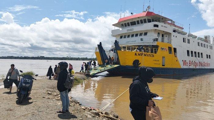 TRANSPORTASI AIR - Keberangkatan kapal feri KMP Manta dari Tana Tidung ke Tarakan dijadwalkan hari ini, Jumat 1/8/2025). Berlayar dari Pelabuhan Sebawang Kalimantan Utara.