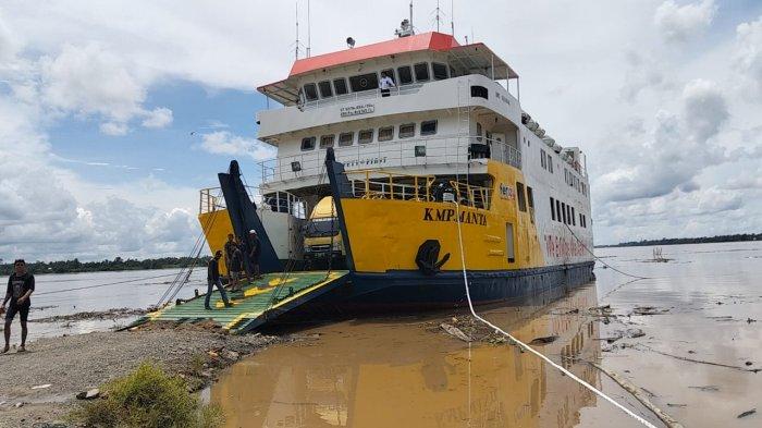 TRANSPORTASI AIR - Keberangkatan kapal feri KMP Manta dari Tana Tidung ke Tarakan Kalimantan Utara dijadwalkan hari ini, Rabu (21/5/2025). Berlayar dari Pelabuhan Sebawang.