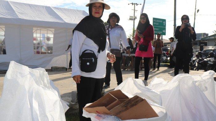 SAMPAH PLASTIK – Kegiatan Ecofest 2K25 yang digelar di Tugu Cinta Damai, Kamis (15/6/2025)
