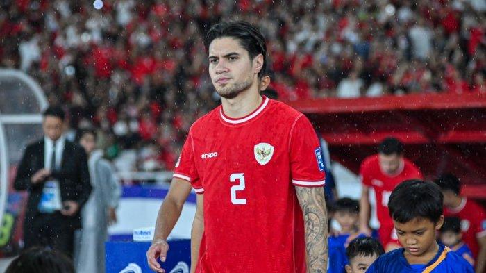 KEVIN DIKS CEDERA - Debutan Timnas Indonesia Kevin Diks langsung jadi starter dalam pertandingan Kualifikasi Piala Dunia 2026 Zona Asia antara Indonesia vs Jepang, Jumat (15/11/2024) di Stadion Gelora Bung Karno Jakarta. Simak kabar terbaru cedera yang dialami pemain Timnas Indonesia yakni Kevin Diks jelang Garuda Calling, bisa saja namanya tak masuk daftar pemain dipanggil Patrick Kluivert melawan Australia di Kualifikasi Piala Dunia 2026 jika belum pulih.