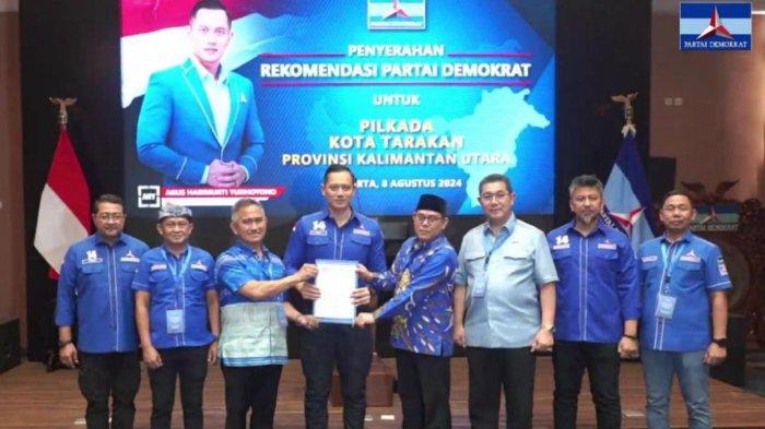 Pengumuman disampaikan secara resmi di Jakarta dan live melalui akun resmi Partai Demokrat di YouTube tadi malam, Kamis (8/8/2024). Tampak Ketua Umum Partai Demokrat, Agus Harimurti Yudhoyono (AHY) menyerahkan rekomendasi kepada Khairul berpasangan dengan Ibnu Saud bertarung di Pilkada Kota Tarakan.