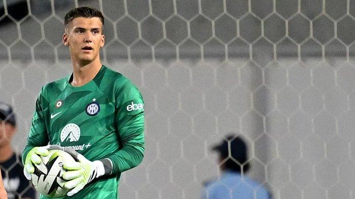 Kiper Inter Milan, Filip Stankovic saat pramusim di Jepang.