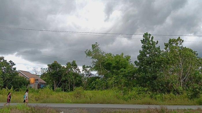 PRAKIRAAN CUACA KALTARA - Kondisi mendung dan berpotensi hujan sebagian wilayah di Bulungan, Kalimantan Utara (Kaltara). Simak prakiraan cuaca masing-masing Kabupaten/Kota di Kalimantan Utara berikut ini.