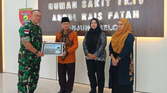 Danrem 092/Maharajalila, Brigjen TNI Adek Chandra Kurniawan (kiri) Bersama Forkopimda saat melakukan bakti sosial pemeriksaan gratis di RS Abdul Rais Fatah, Tanjung Selor.