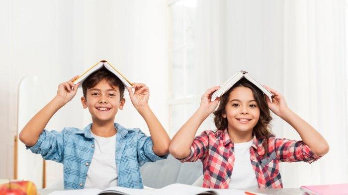 Ilustrasi - Kumpulan pantun jenaka yang mengandung humor dan menggelitik perut untuk anak-anak. (Freepik)