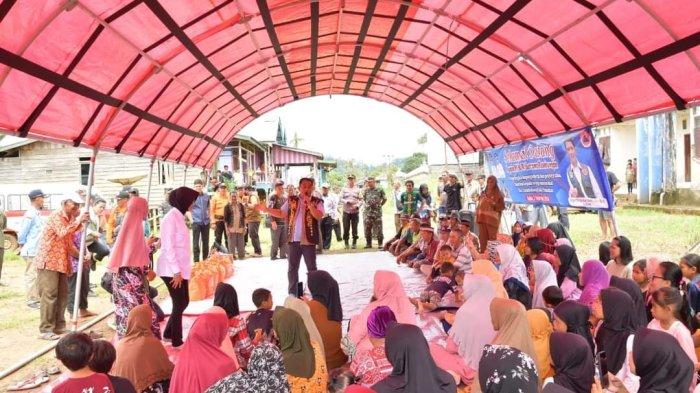 Kunjungan Deputi III Bidang Penanganan Darurat, BNPB Mayjen TNI Fajar Setiawan di Kecamatan Sembakung pada Rabu (07/02/2024).