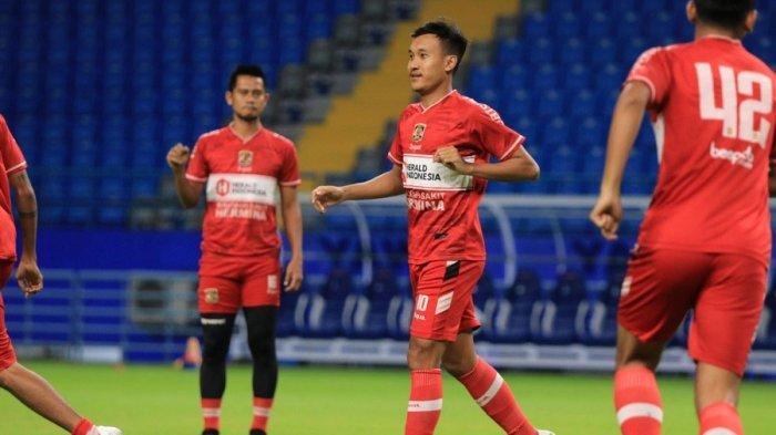 Latihan terakhir Persiba Balikpapan jelang melawan Sulut United. Skuad Beruang Madu akan berusaha membalikkan keadaan saat menghadapi Sulut United dalam Playoff Degradasi Liga 2, Rabu (17/1/2024). Kemenangan di laga ini akan mendekatkan mereka pada kepastian lolos dari degradasi, sementara Sulut United perlu menang untuk menjaga asa bertahan di Liga 2.