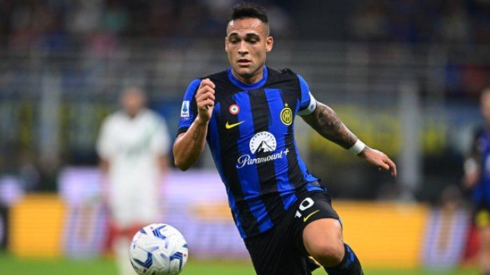 Aksi Lautaro Martinez pada laga Inter Milan vs Sassuolo, giornata 6 Liga Italia Serie A, di Stadion Giuseppe Meazza, Kamis (28/9/2023).