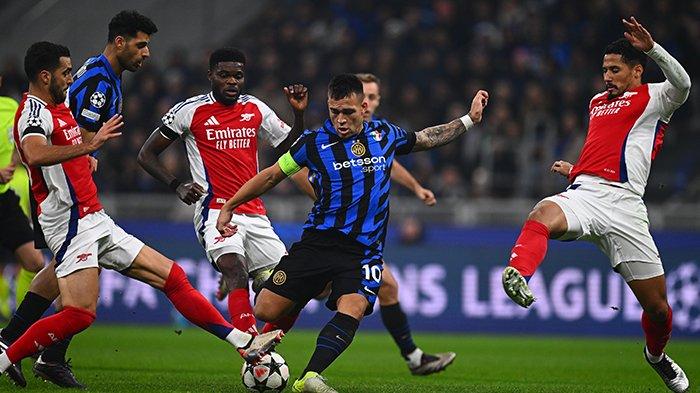 Aksi Lautaro Martinez pada pertandingan Inter Milan vs Arsenal, pekan 4 Liga Champions, di Stadion Giuseppe Meazza, Kamis (7/11/2024).