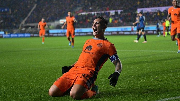 Selebrasi Lautaro Martinez seusai mencetak gol pada laga Atalanta vs Inter Milan, giornata 11 Liga Italia Serie A di Gewiss Stadion, Minggu (5/11/2023).