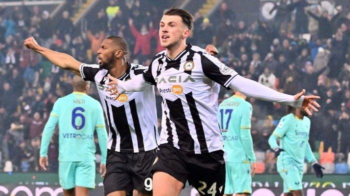 Gelandang Udinese, Lazar Samardzic - Pemain 21 tahun itu diincar Inter Milan dan AC Milan untuk bursa transfer musim panas 2023/2024.