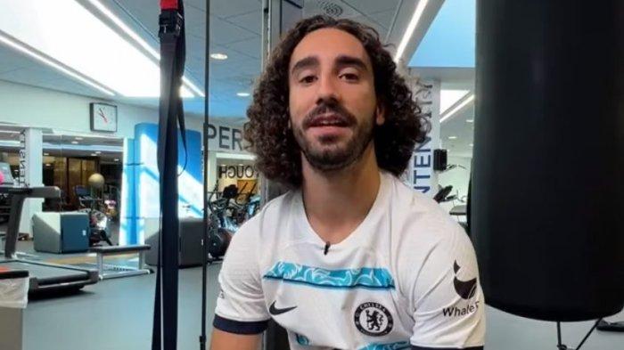 Detik-detik menjelang kick off Liga Inggris, pemain Brighton & Hove Albion, Marc Cucurella resmi berseragam Chelsea. (Twitter/@ChelseaFC)