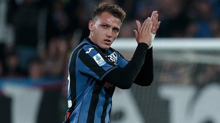 Mateo Retegui saat pertandingan Atalanta vs Genoa, pada giornata 7 Liga Italia Serie A, di Gewiss Stadium, Minggu (6/10/2024). 