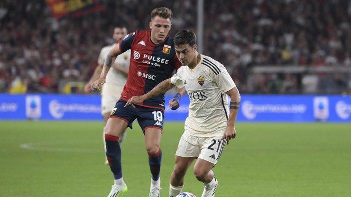 Mateo Retegui dan Paulo Dybala saat duel pekan ke-6 Liga Italia Serie A antara Genoa vs AS Roma, di Stadion Luigi Ferraris, Jumat (30/9/2023).