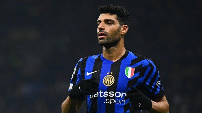PENGGANTI LAUTARO - Penyerang Inter Milan, Mehdi Taremi. Bomber asal Iran ini disiapkan sebagai pengganti Lautaro Martinez saat Inter Milan melakoni laga penting melawan Torino, pada giornata 36 Liga Italia Serie A, Minggu (11/5/2025).