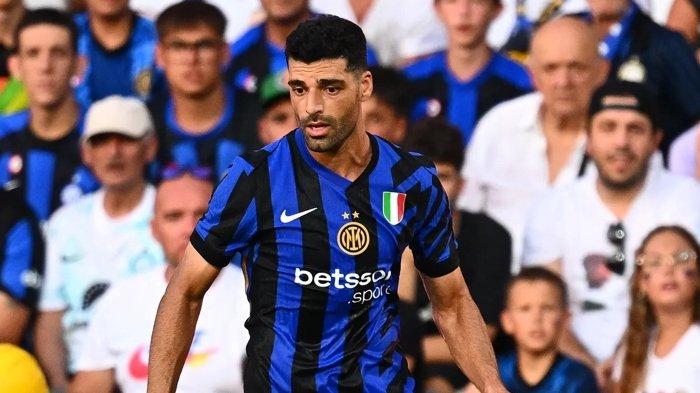 DICORET TIMNAS - Striker Inter Milan Mehdi Taremi dalam laga pramusim melawan Las Palmas, Minggu (28/7/2024) dini hari WIB. Bomber 32 tahun ini dicoret dari starting XI Timnas Iran saat jeda internasional, Jumat (21/3/2025).