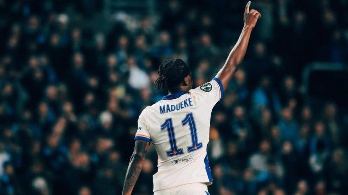 SELEBRASI NONI MADUEKE - Selebrasi Noni Madueke saat memperkuat Chelsea akhir musim 2024-2025. Noni Madueke terlihat diparkir atau tak dibawa Mikel Arteta dalam rombongan Arsenal jelang duel pra musim kontra AC Milan dan Tottenham Hotspur. (ARSIP - instagram/@nonzinoo10)