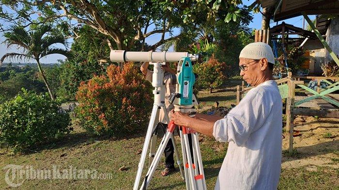 PANTAU HILAL - Pantauan hilal yang dilakukan Kemenag Bulungan di atas bukit di Jl Agatish Tanjung Selor, Kalimantan Utara, Kamis (20/4/2023). Selain Link Live Streaming sidang isbat penentuan awal puasa Ramadhan 1446 Hijriah yang akan dipimpin Menteri Agama RI Nasaruddin Umar, TribunKaltara.com sajikan juga daftar lokasi memantau hilal pada Jumat 28 Februari 2025 besok. (TribunKaltara.com / Edy Nugroho)
