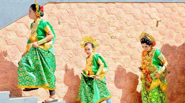 Simak kumpulan pantun Bugis berikut ini, dapat dijadikan referensi tugas sekolah anak-anak.