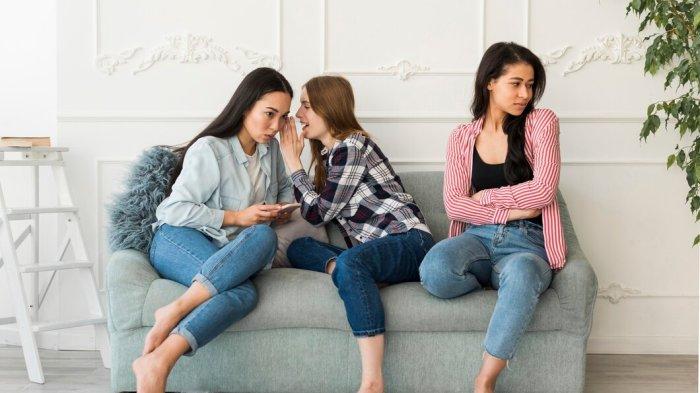 PANTUN EJEKAN - Kumpulan pantun ejekan, berisi sindiran halus hingga menohok untuk teman atau musuh yang menyebalkan.