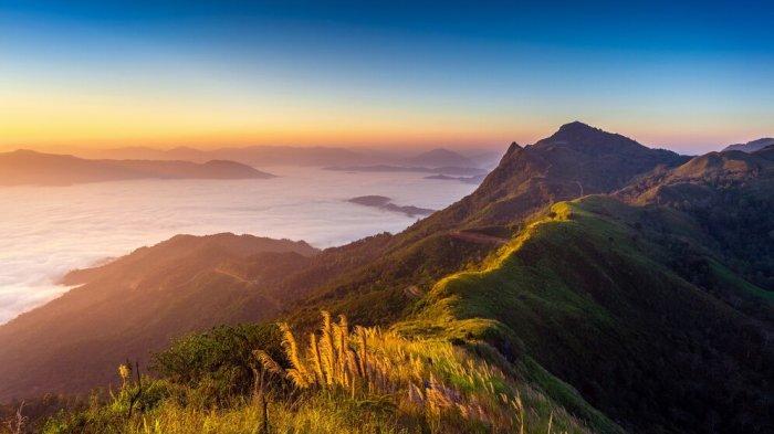 Ilustrasi - Simak kumpulan pantun dengan tema gunung, bisa jadi cara mensyukuri keindahan alam, bagikan di sosial media!