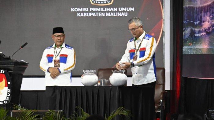Paslon Bupati dan Wakil Bupati Malinau Nomor Urut 1, Wempi W Mawa dan Jakaria.saat memaparkan sejumlah program prioritas infrastruktur di Malinau, Kalimantan Utara, Rabu (6/11/2024) malam.
(