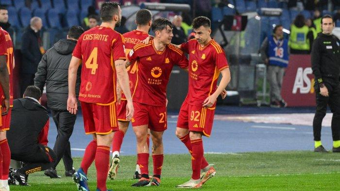 Pemain AS Roma, Paulo Dybala dan Sardar Azmoun - Dua striker Giallorossi itu akan absen pada laga tandang ke markas AC Milan untuk Liga Italia Serie A pekan 20 mendatang. Hal itu membua tlini depan skuad Jose Mourinho makin tumpul.
