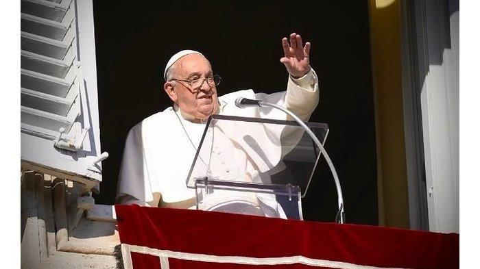 PAUS FRANSISKUS WAFAT - Paus Fransiskus memberi berkat jelang Natal di Vatikan, Minggu (22/12/2024). Paus kelahiran Argentina ini wafat sehari setelah perayaan Minggu Paskah, Senin (21/4/2025). (ARSIP - Instagram / @franciscus)
