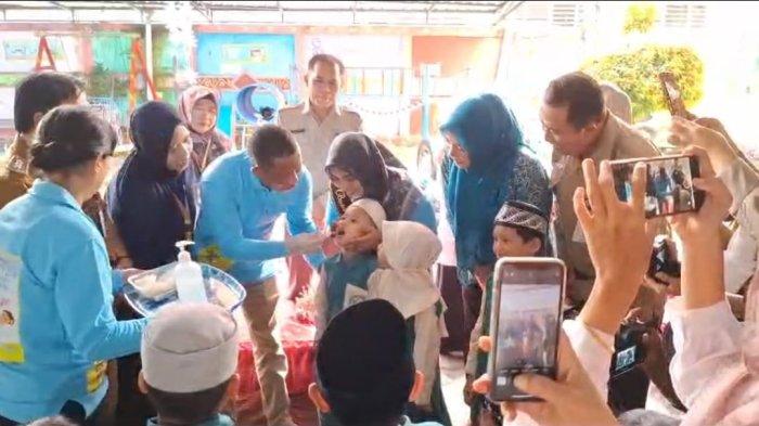 Kegiatan Pekan Imunisasi Polio di TK Al-Iklas Tanjung Selor, Bulungan, Kalimantan Utara, Selasa (23/7/2024).