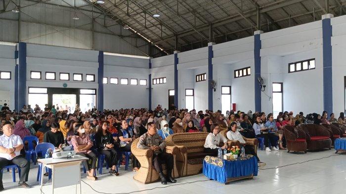Ratusan pelaku UMKM mengikuti rangkaian sosialisasi Stan Irau Malinau 2023 di Aula SMPN 1 Malinau Kota Kabupaten Malinau, Kalimantan Utara, Rabu (13/9/2023)