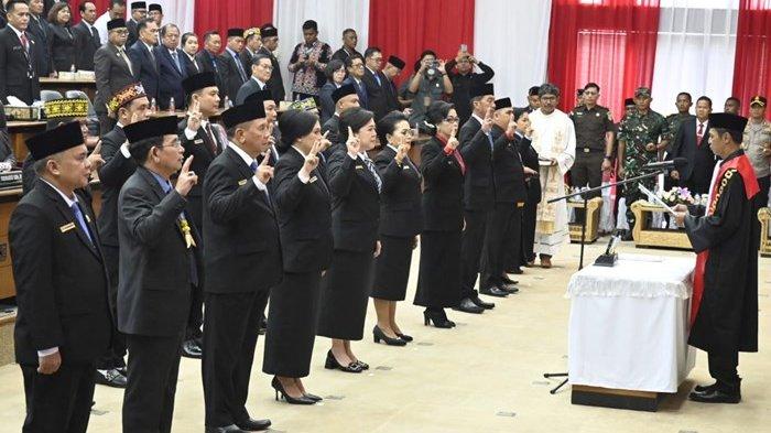 Pelantikan 20 Anggota DPRD Malinau periode 2024-2029. Terdapat 17 jenis belanja dan tunjangan untuk 20 Dewan dialokasikan melalui APBD Malinau 2024.
(TRIBUNKALTARA.COM / MOHAMMAD SUPRI)