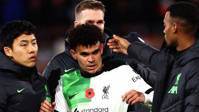 Pemain Liverpool saat ikut selebrasi bersama Luis Diaz di laga Premier League melawan Luton Town