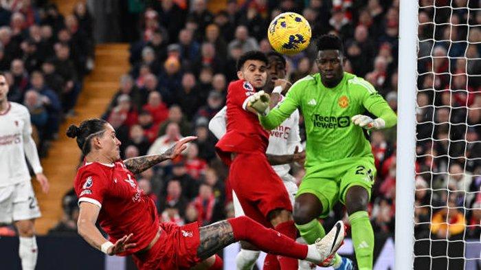 Penampilan Darwin Nunez di laga Liverpool vs Manchester United jadi sorotan karena penyerang Uruguay kembali puasa cetak gol
