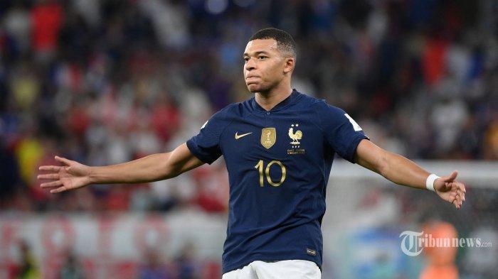 Penyerang Prancis Kylian Mbappe merayakan gol kedua timnya saat pertandingan sepak bola babak 16 besar Piala Dunia 2022 Qatar antara Prancis dan Polandia di Stadion Al-Thumama di Doha pada 4 Desember 2022. Hasil akhir Prancis vs Polandia, Les Bleus menang 3-1 dan lolos ke perempat final Piala Dunia 2022. (AFP/FRANCK FIFE)