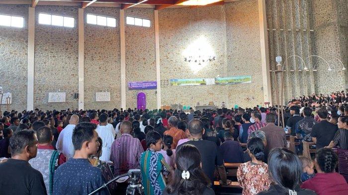 Perayaan Ibadat Jumat Agung di Gereja St Gabriel Nunukan, Kalimantan Utara (Kaltara) dihadiri ribuan umat Katolik, Jumat (29/03/2024), sore.