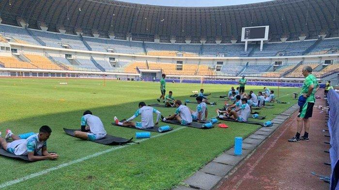 Persib Bandung asuhan Bojan Hodak langsung geber latihan.
